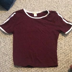 Tilly’s cropped t-shirt - maroon